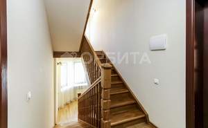 Дом 210м&sup2;, 3-этажный, участок 0 сот.  