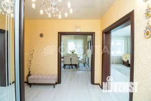 Дом 295м², 3-этажный, участок 10 сот.  