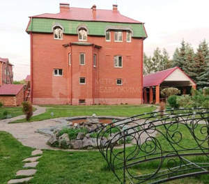 Дом 300м&sup2;, 3-этажный, участок 15 сот.  