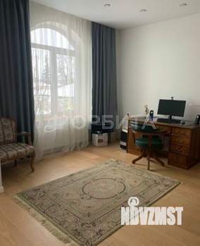 Дом 221м², 2-этажный, участок 6 сот.  