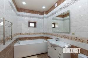 Коттедж 300м², 3-этажный, участок 12 сот.  