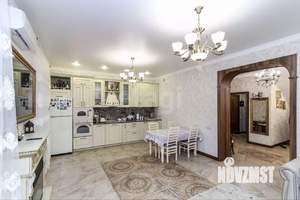 Дом 145м&sup2;, 2-этажный, участок 15 сот.  