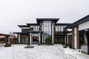 Дом 258м&sup2;, 2-этажный, участок 12 сот.  