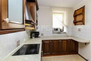 Дом 210м&sup2;, 3-этажный, участок 0 сот.  