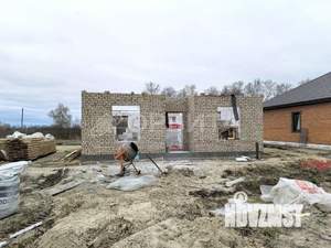 Дом 100м&sup2;, 2-этажный, участок 5 сот.  