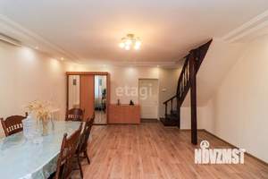 Коттедж 198м², 2-этажный, участок 5 сот.  