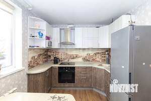 Дом 118м&sup2;, 3-этажный, участок 6 сот.  