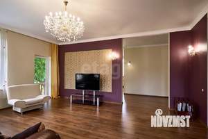 Дом 380м&sup2;, 2-этажный, участок 7 сот.  