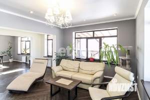 Дом 287м², 2-этажный, участок 10 сот.  