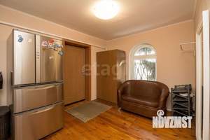 Дом 180м&sup2;, 2-этажный, участок 4 сот.  