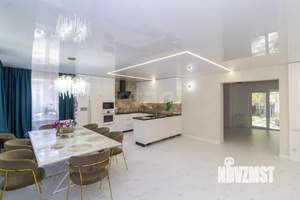 Дом 200м&sup2;, 2-этажный, участок 7 сот.  