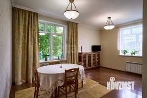 Дом 380м&sup2;, 2-этажный, участок 7 сот.  