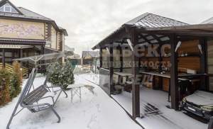 Дом 299м&sup2;, 3-этажный, участок 10 сот.  