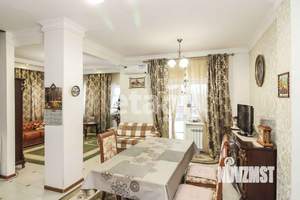 Дом 272м&sup2;, 2-этажный, участок 15 сот.  