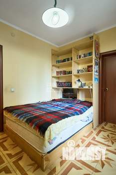 Коттедж 270м², 3-этажный, участок 10 сот.  