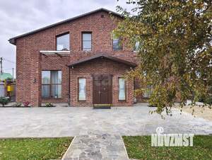 Дом 279м², 2-этажный, участок 10 сот.  