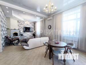 Дом 223м&sup2;, 2-этажный, участок 9 сот.  