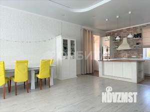 Дом 224м², 2-этажный, участок 10 сот.  