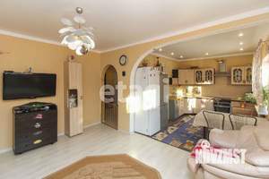 Дом 192м², 3-этажный, участок 3 сот.  