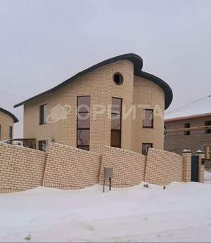 Дом 180м&sup2;, 2-этажный, участок 0 сот.  