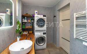 Дом 199м&sup2;, 2-этажный, участок 0 сот.  