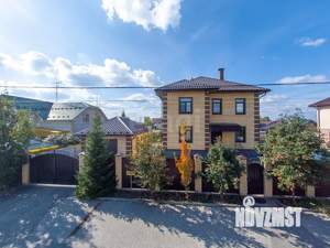 Дом 214м&sup2;, 3-этажный, участок 10 сот.  