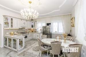 Дом 201м&sup2;, 2-этажный, участок 5 сот.  