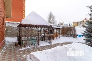 Дом 319м², 3-этажный, участок 15 сот.  