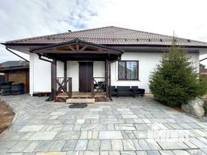 Коттедж 140м&sup2;, 1-этажный, участок 6 сот.  