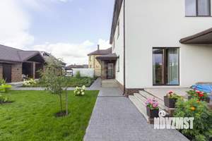 Дом 281м², 2-этажный, участок 10 сот.  