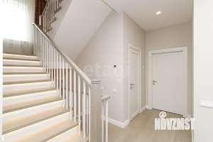 Дом 268м&sup2;, 2-этажный, участок 8 сот.  