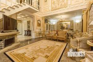 Дом 511м&sup2;, 3-этажный, участок 8 сот.  