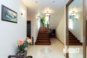 Дом 220м², 2-этажный, участок 10 сот.  