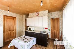 Дом 42м², 2-этажный, участок 10 сот.  