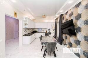 Дом 200м², 2-этажный, участок 6 сот.  