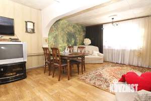 Дом 105м², 2-этажный, участок 11 сот.  