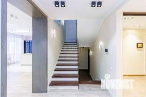 Дом 460м&sup2;, 2-этажный, участок 10 сот.  