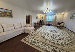 Дом 298м&sup2;, 2-этажный, участок 10 сот.  