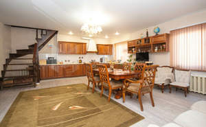 Дом 174м&sup2;, 2-этажный, участок 3 сот.  