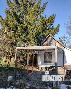 Дом 23м&sup2;, 2-этажный, участок 4 сот.  