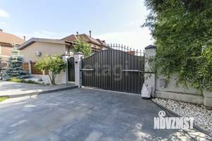 Дом 301м&sup2;, 2-этажный, участок 20 сот.  