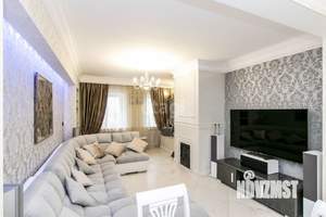 Дом 381м&sup2;, 3-этажный, участок 6 сот.  