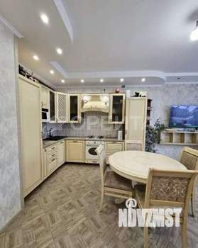 Дом 202м&sup2;, 2-этажный, участок 8 сот.  