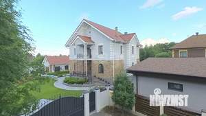 Дом 301м&sup2;, 2-этажный, участок 20 сот.  