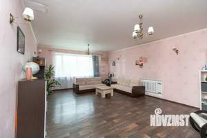 Дом 291м&sup2;, 3-этажный, участок 13 сот.  