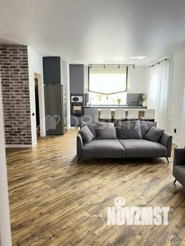 Дом 102м&sup2;, 2-этажный, участок 4 сот.  