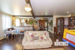 Дом 365м&sup2;, 2-этажный, участок 10 сот.  