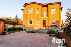 Дом 356м&sup2;, 2-этажный, участок 13 сот.  