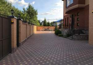 Дом 1056м², 3-этажный, участок 16 сот.  