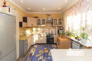 Дом 192м², 3-этажный, участок 3 сот.  